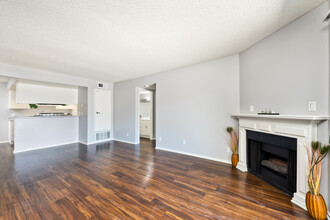 Harris Place Apartments in Ontario, CA - Building Photo - Interior Photo