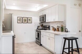 1304-1312 12th St in Manhattan Beach, CA - Building Photo