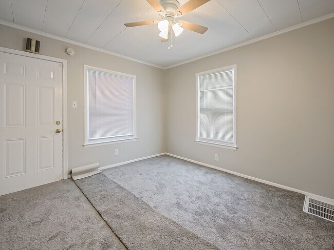 245 S Edith St in Pontiac, MI - Building Photo - Building Photo