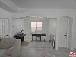 8004 Rose St in Paramount, CA - Building Photo - Building Photo