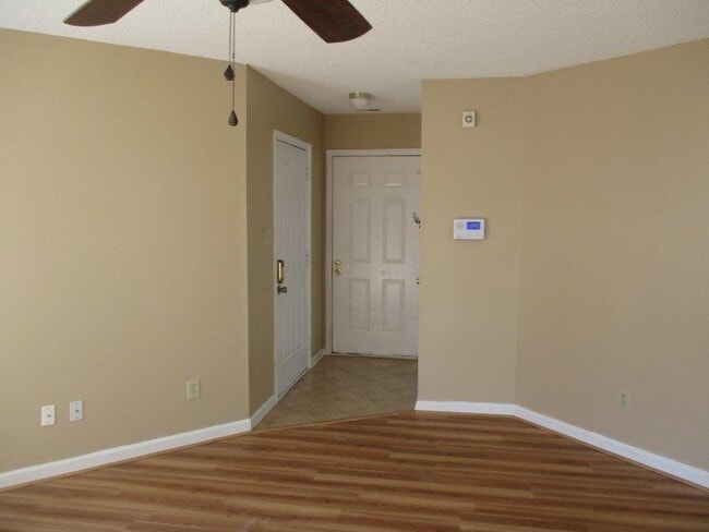 2041 W Windgate Ct in Jacksonville, NC - Building Photo - Building Photo