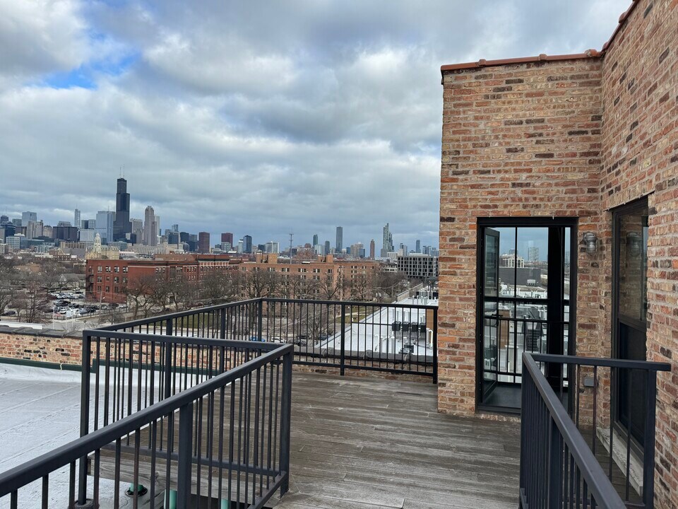 1600 S Blue Island Ave, Unit 501 in Chicago, IL - Foto de edificio