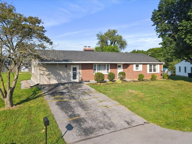 13715 Dixie Dr, Unit Full Home in Hagerstown, MD - Foto de edificio - Building Photo