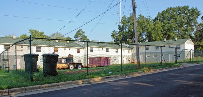 1201 S East St in Raleigh, NC - Foto de edificio - Building Photo