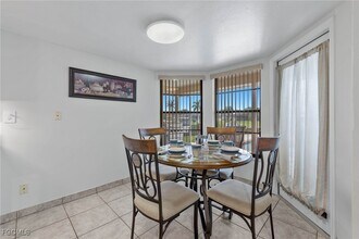 1327 SE 17th St in Cape Coral, FL - Building Photo - Building Photo