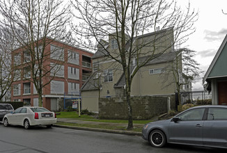 Harbour House in Vancouver, BC - Building Photo - Building Photo