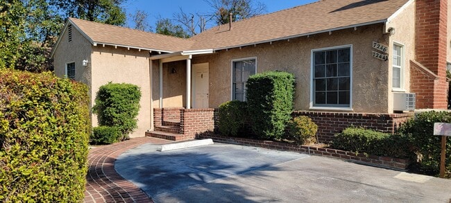 7246 Allott Ave, Unit 7246 in Van Nuys, CA - Foto de edificio - Building Photo