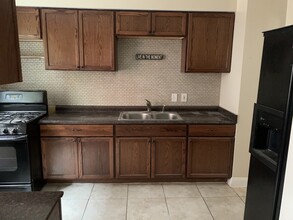 932 Beaconsfield Ave, Unit 1 in Grosse Pointe Park, MI - Building Photo - Building Photo