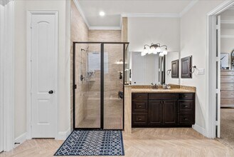 1636 Longwood Glen Ln in Friendswood, TX - Foto de edificio - Building Photo