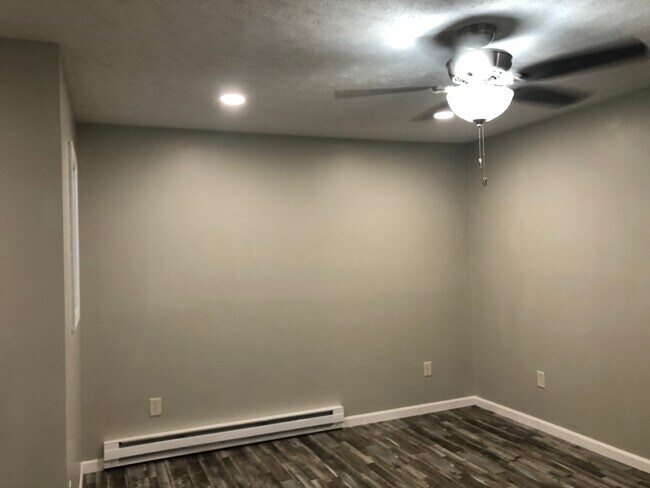 396 Autumnwood Dr, Unit 396 Autumnwood Dr Apt B in Tiffin, OH - Building Photo - Building Photo