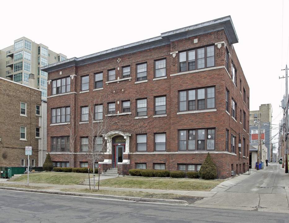 1614 E Royall Pl in Milwaukee, WI - Building Photo