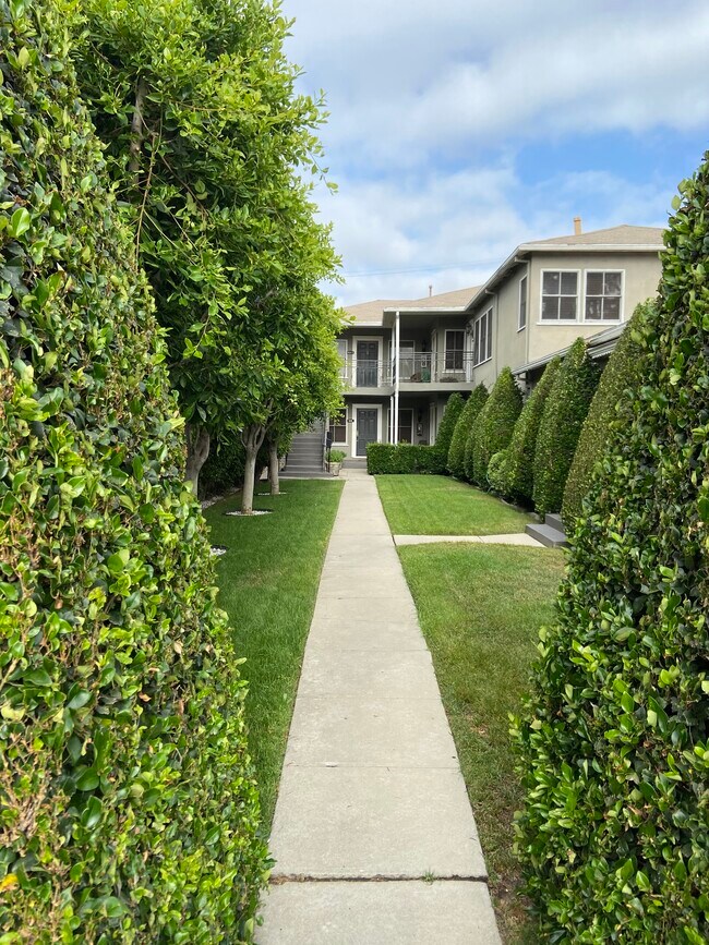 807 N McCadden Pl Rentals in Los Angeles, CA