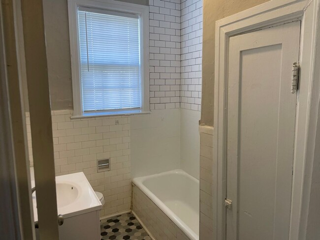 1270 Overton Park Ave in Memphis, TN - Building Photo - Building Photo