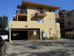 317 S Flower St in Santa Ana, CA - Foto de edificio - Building Photo