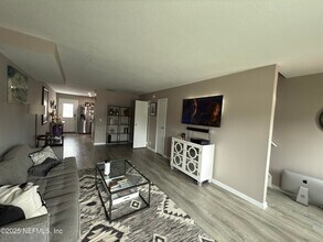 1017 3rd St in Neptune Beach, FL - Building Photo - Building Photo