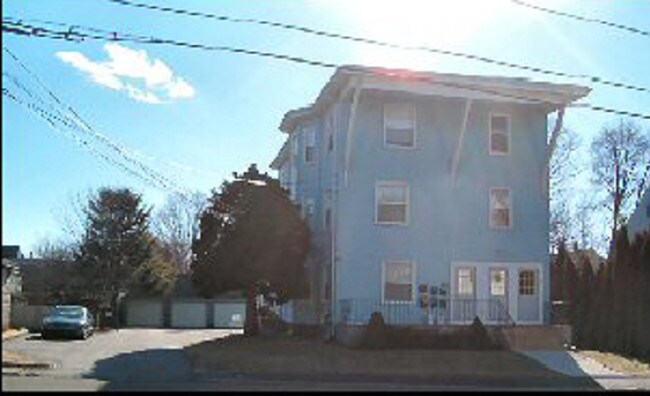 6-10 Exeter St in Taunton, MA - Foto de edificio - Building Photo