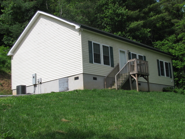 197 Red Maple Ln in Boone, NC - Building Photo - Building Photo