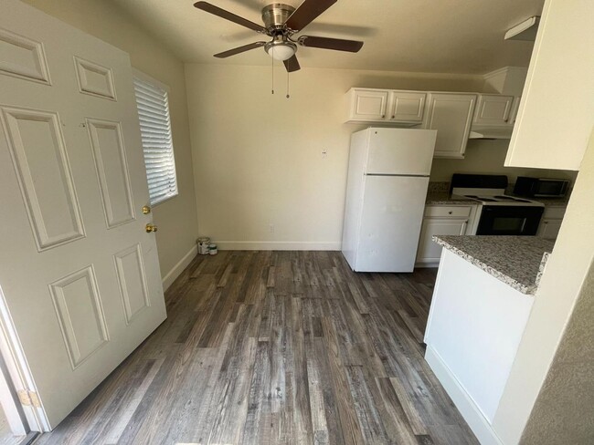 337 N Thesta St in Fresno, CA - Building Photo - Building Photo