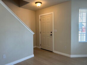 2637 Dornoch Pl in Richland, WA - Building Photo - Building Photo