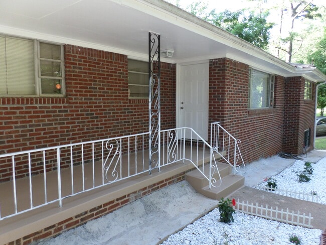 property at 2297 Glendale Dr