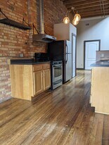 1133 S Washington Ave, Unit #2 in Lansing, MI - Building Photo