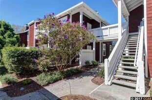 140 Marina Lakes Dr, Unit 140 in Richmond, CA - Building Photo