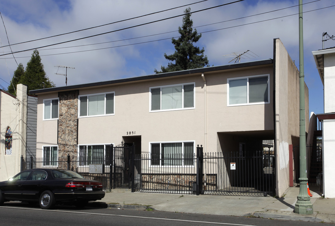 2851 38th Ave in Oakland, CA - Building Photo