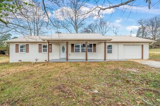 117 Gayle Ave in Lenoir City, TN - Building Photo - Building Photo