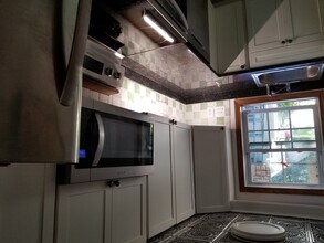 120 Liberty St in Stonington, CT - Building Photo - Building Photo