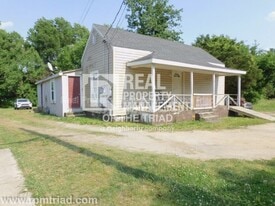 919 B Asheboro St in High Point, NC - Building Photo