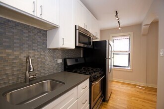 2425 N Kedzie Blvd in Chicago, IL - Building Photo - Building Photo