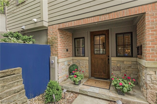 38 W Orange St in Chagrin Falls, OH - Building Photo - Building Photo