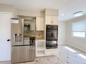 7309 W 100th Pl in Overland Park, KS - Building Photo - Building Photo