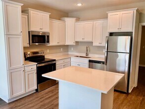 1974 Midyette Rd, Unit 711 in Tallahassee, FL - Building Photo - Building Photo