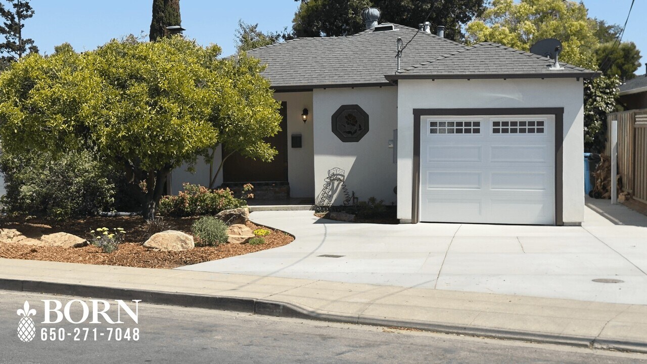 2005 Howard Ave in San Carlos, CA - Building Photo