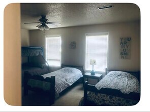 1120 WY-50 in Gillette, WY - Foto de edificio - Building Photo