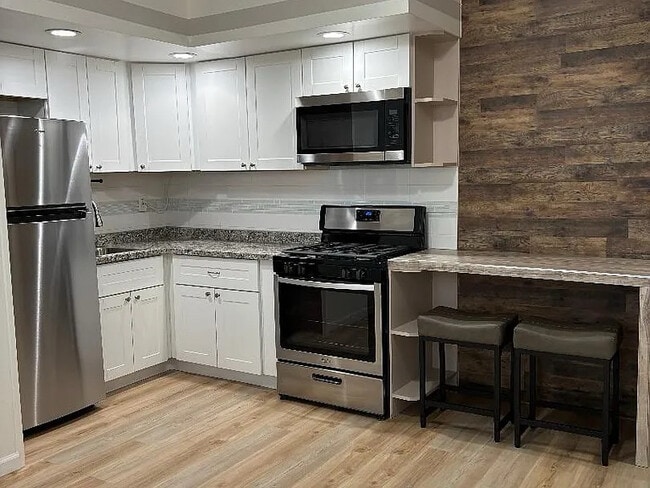 property at 5-7 Royalton Pl