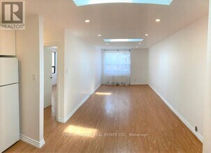 545 Palmerston Blvd in Toronto, ON - Building Photo - Building Photo