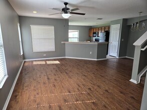 2637 Oleander Lakes Dr in Brandon, FL - Building Photo - Building Photo