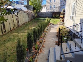 213 Pleasant St, Unit 4 in Pawtucket, RI - Building Photo - Building Photo