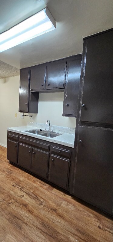 10635 Colima Rd in Whittier, CA - Foto de edificio - Building Photo