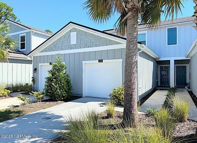 property at 33 Summer Daze Dr