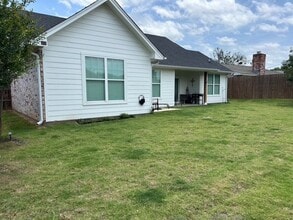 102 Double Horn St in Stephenville, TX - Building Photo - Building Photo
