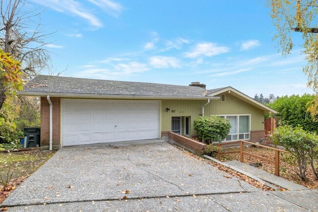 property at 3823 46th Ave S