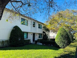 1440 SW 42nd Ave in Miami, FL - Building Photo - Building Photo