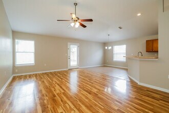 652 Morning Mist Way in Orange Park, FL - Building Photo - Building Photo