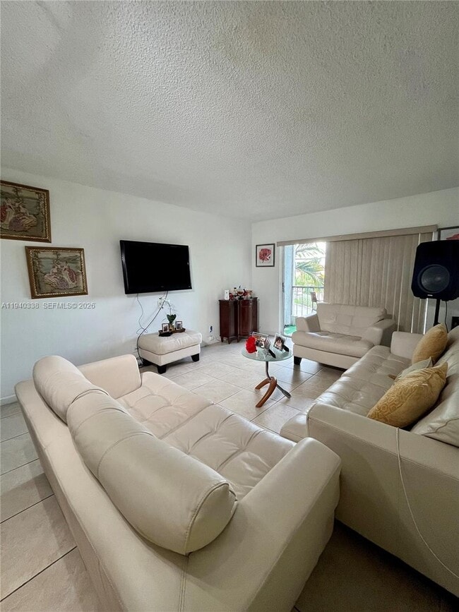 8005 Lake Dr, Unit 308 in Doral, FL - Building Photo - Building Photo