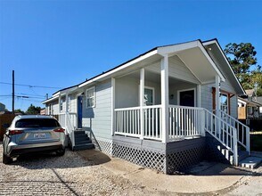 303 Enid St in Houston, TX - Building Photo - Building Photo