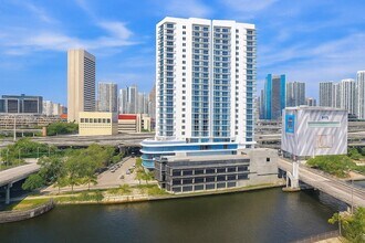 10 SW South River Dr in Miami, FL - Building Photo - Building Photo
