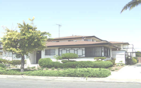 3782 S Bronson Ave in Los Angeles, CA - Building Photo - Building Photo